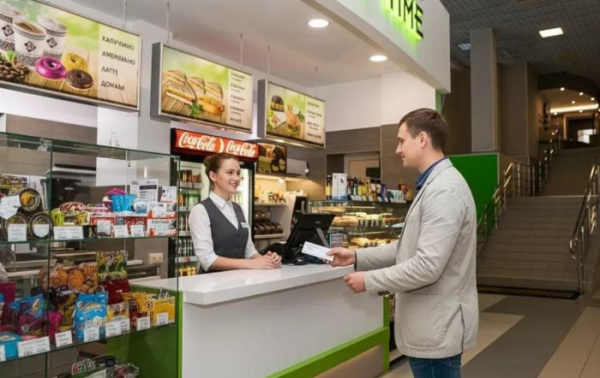 В сургутском аэропорту пассажиры смогут автоматически получать еду при задержке рейсов В сургутском аэропорту пассажиры смогут автоматически получать еду при задержке рейсов