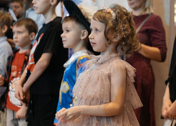 В Сургуте состоялась Главная Ёлка для 350 талантливых детей В Сургуте состоялась Главная Ёлка для 350 талантливых детей