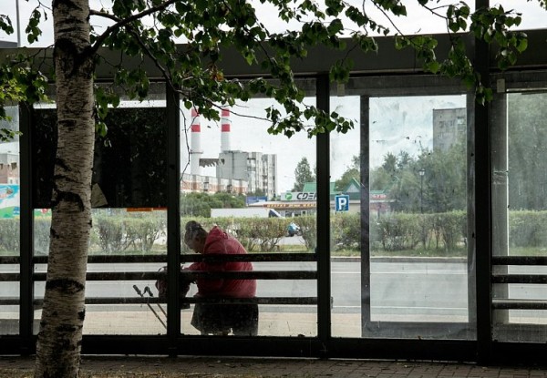 В Сургуте установили все 63 обещанных ранее павильона на автобусных остановках