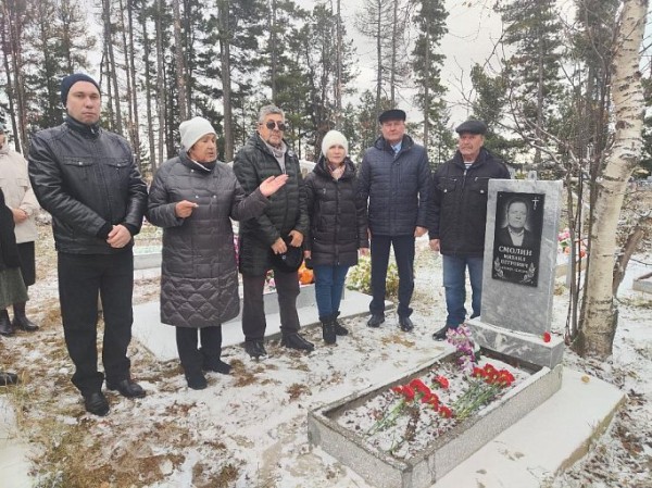 В Сургутском районе восстановлен памятник герою войны Михаилу Смолину