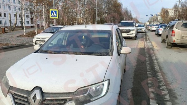 Подлетела и перевернулась: на пешеходном переходе в Сургуте сбили ребенка