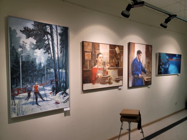 В Сургуте работает выставка Центра искусств для одаренных детей Севера