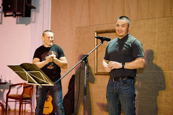 Депутат думы ХМАО Дмитрий Аксенов взял в помощники своего боевого товарища