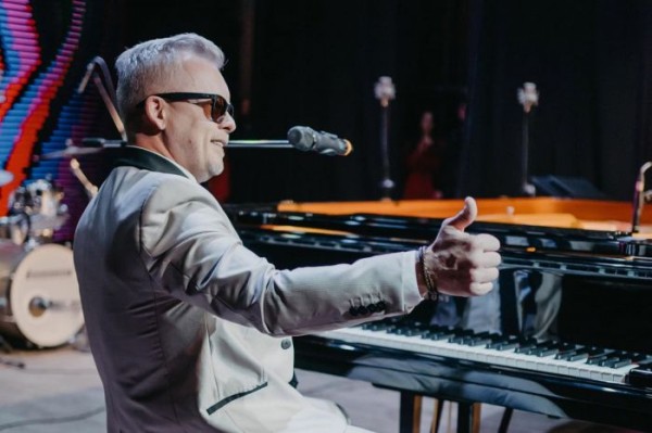 ​В филармонии Сургута выступает Крамер и Мажуков! Рок-н-ролл и джаз на одной сцене // ВИДЕОФАКТ