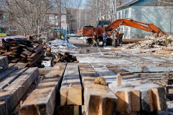 Как в Сургуте идет снос аварийных домов и переселение людей в благоустроенные квартиры Как в Сургуте идет снос аварийных домов и переселение людей в благоустроенные квартиры