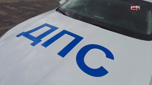 В Сургуте водитель легковушки не пропустил внедорожник и спровоцировал аварию