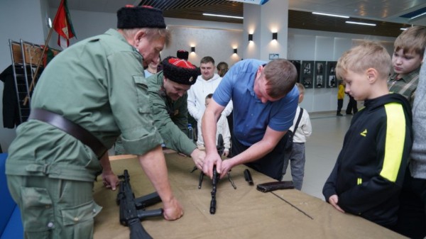 Сургут отпраздновал День отца семейным фестивалем Сургут отпраздновал День отца семейным фестивалем