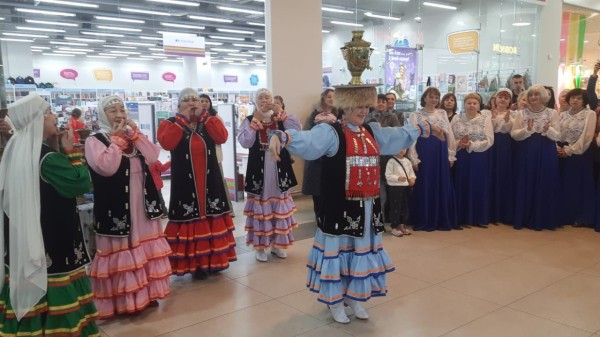 Фестиваль «Самовар» объединил народы Сургута Фестиваль «Самовар» объединил народы Сургута