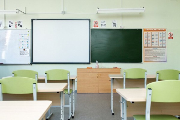 В Югре из-за роста заболеваемости ОРВИ школы переводят на дистанционное обучение В Югре из-за роста заболеваемости ОРВИ школы переводят на дистанционное обучение