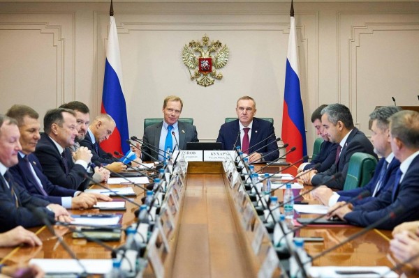 Югра запросила в СовФеде поддержку на строительство дорог, моста и развитие транспортной инфраструктуры