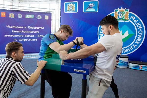 В Сургуте прошли окружные соревнования по армрестлингу: как это было В Сургуте прошли окружные соревнования по армрестлингу: как это было