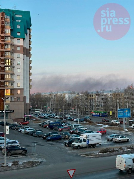 ​Над Сургутом поднялся черный дым // ФОТОФАКТ