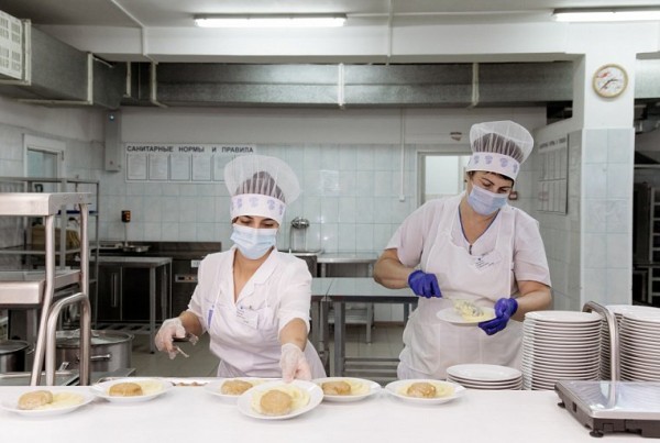 В Югре сохраняется дефицит поваров: работодатели предлагают до 125 тысяч рублей В Югре сохраняется дефицит поваров: работодатели предлагают до 125 тысяч рублей