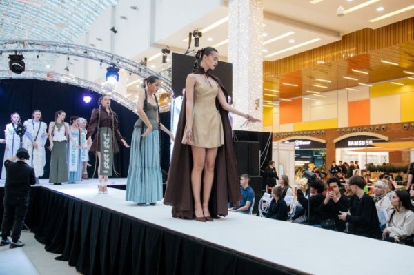 Городская выставка модных товаров в Сургуте собрала почти 60 местных мастеров