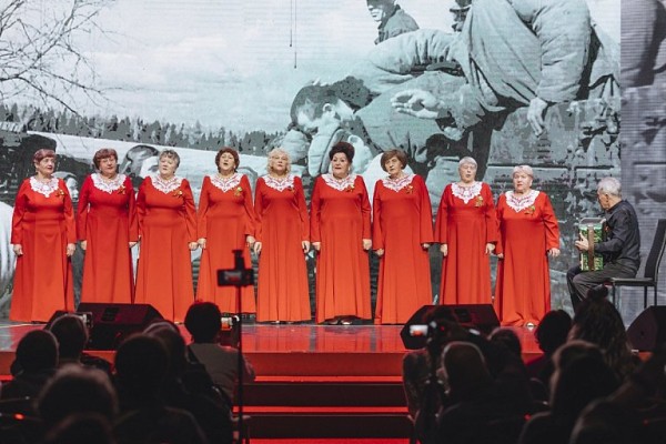 Более трехсот сургутян выступили на гала-концерте фестиваля «С песней по жизни» Более трехсот сургутян выступили на гала-концерте фестиваля «С песней по жизни»