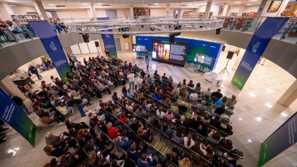 В Сургуте проходит форум «Информационный мир Югры» с участием 400 медиаспециалистов В Сургуте проходит форум «Информационный мир Югры» с участием 400 медиаспециалистов