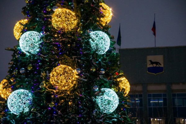 Почти 40 млн рублей направит Сургут на гирлянды, горки и ледовые городки