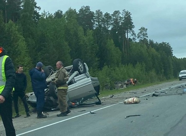 На трассе под Нефтеюганском в ДТП погиб мужчина и пострадал ребенок 