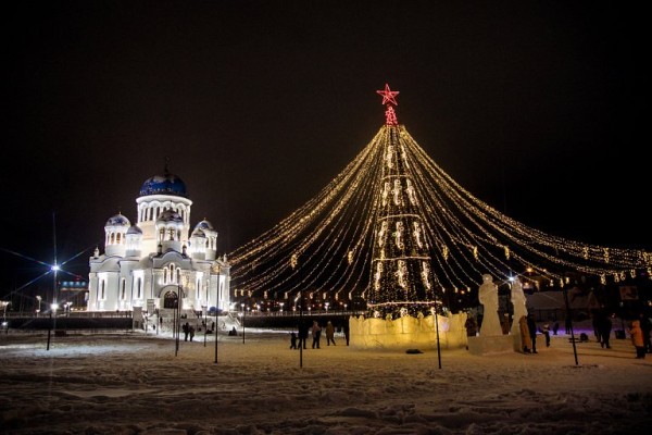 В Сургуте обновят художественную подсветку храмов и мечети за 25 млн рублей