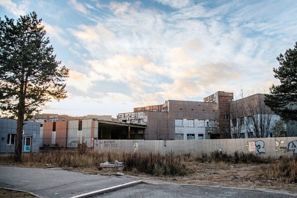 Первый мэр Сургута предложил решение давнего вопроса по моргу на Каролинского Первый мэр Сургута предложил решение давнего вопроса по моргу на Каролинского