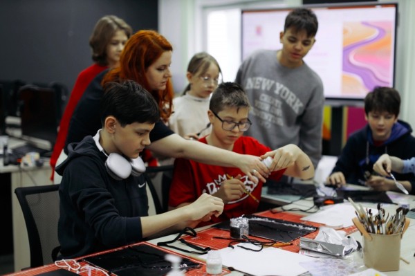 В Югре впервые проходит Фестиваль креативных технологий и Технофорума «АртПром» В Югре впервые проходит Фестиваль креативных технологий и Технофорума «АртПром»