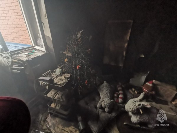 Огнеборцы ликвидировали возгорание в торговом центре Сургута