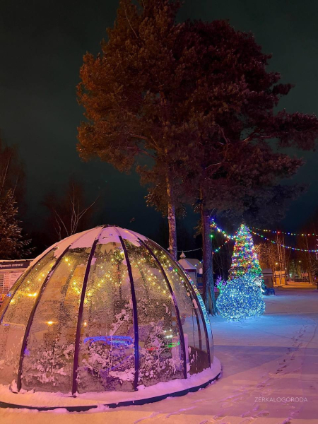 Праздничное убранство городского парка культуры и отдыха на Набережном проспекте