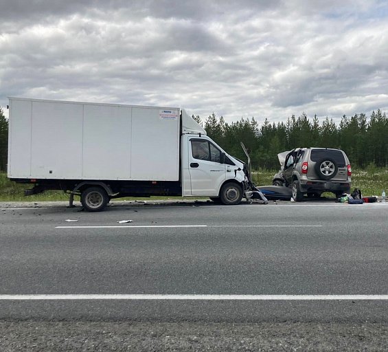 На трассе под Сургутом в ДТП погиб водитель Chevrolet Niva На трассе под Сургутом в ДТП погиб водитель Chevrolet Niva