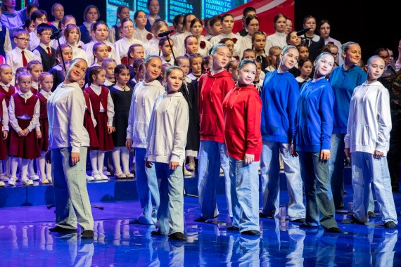 ​Торжественный вечер в филармонии открыл череду концертов, выставок и спортивных событий ко Дню народного единства в Сургуте