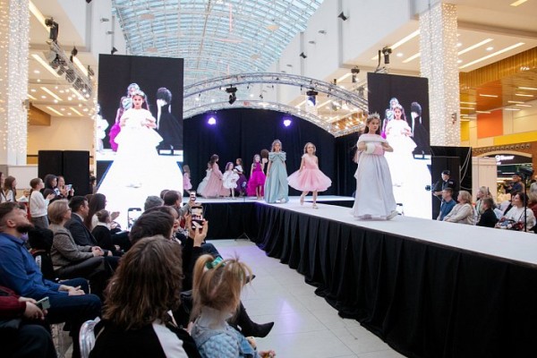 В Сургуте состоялся модный показ одежды местных модельеров