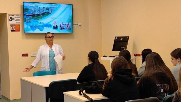 «Примеряя» профессию: школьницы Сургута получили уникальный опыт в медицине «Примеряя» профессию: школьницы Сургута получили уникальный опыт в медицине