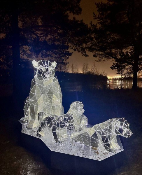 В Сургуте медведи украсили парк