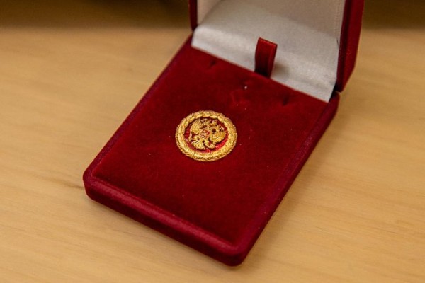 Глава Сургутского района Андрей Трубецкой получил Почетную грамоту Президента РФ Глава Сургутского района Андрей Трубецкой получил Почетную грамоту Президента РФ