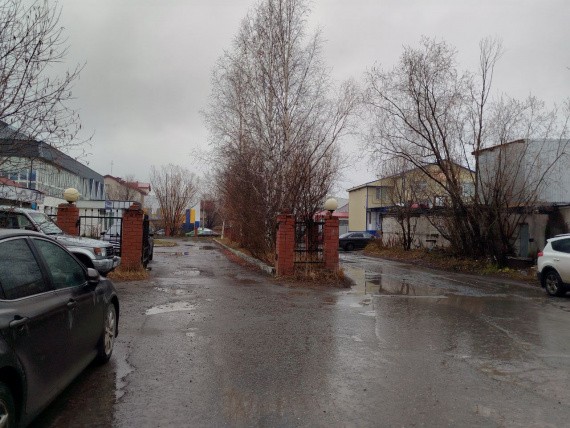 «Мы остаемся в тупике»: в Сургуте станция скорой помощи ставит забор, который перекроет доступ к ветеринарным учреждениям на улице Профсоюзов «Мы остаемся в тупике»: в Сургуте станция скорой помощи ставит забор, который перекроет доступ к ветеринарным учреждениям на улице Профсоюзов