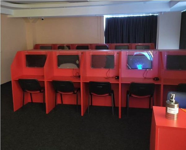 В Сургуте и Нижневартовске закрыли сеть казино, принесших преступникам 21 млн рублей В Сургуте и Нижневартовске закрыли сеть казино, принесших преступникам 21 млн рублей