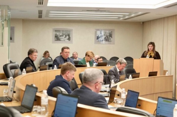 Путь в школу − безопаснее: в Сургуте отремонтировали 13 проездов и обновили подходы к восьми объектам образования Путь в школу − безопаснее: в Сургуте отремонтировали 13 проездов и обновили подходы к восьми объектам образования