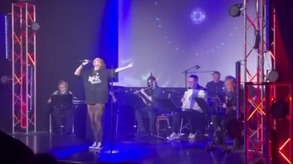 В Сургуте звучит «Народный рок» // ВИДЕОФАКТ В Сургуте звучит «Народный рок» // ВИДЕОФАКТ