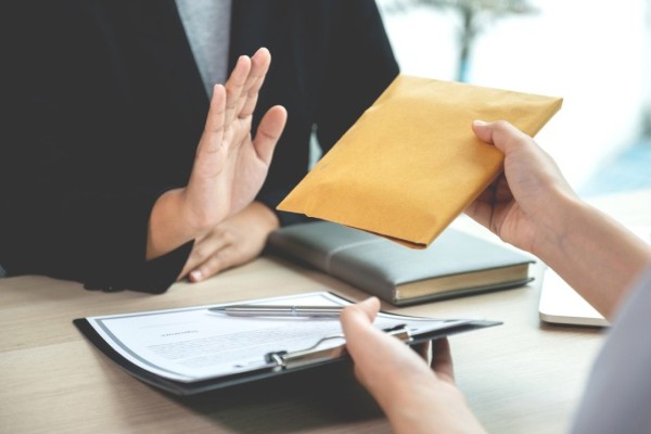 ИФНС России по городу Сургуту предлагает сургутянам пройти опрос по оценке эффективности деятельности подразделений кадровых служб по профилактике коррупционных и иных правонарушений