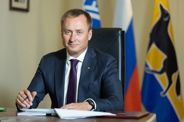 Глава Сургута Максим Слепов поздравил горожан с Днем народного единства Глава Сургута Максим Слепов поздравил горожан с Днем народного единства