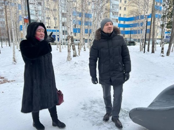 В Сургуте прошла общественная приемка новой детской площадки в парке микрорайона 20А