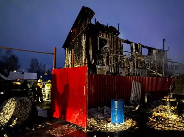 В больнице Сургута скончалась восьмая жертва пожара в загородном доме В больнице Сургута скончалась восьмая жертва пожара в загородном доме