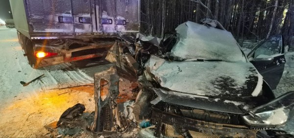 В Сургуте в автоаварии погибла 18-летняя девушка В Сургуте в автоаварии погибла 18-летняя девушка