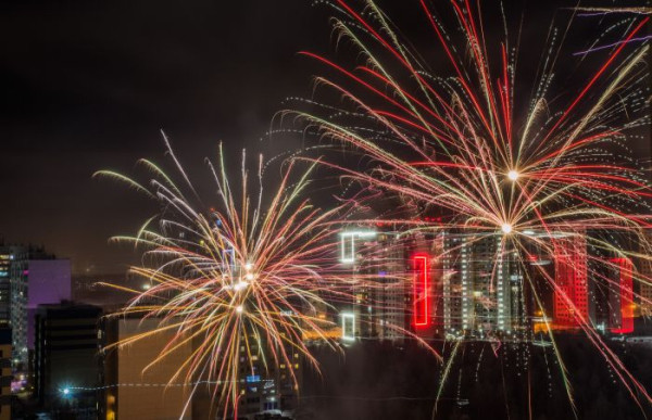 Жители Сургута смогут запускать фейерверки в любых местах города Жители Сургута смогут запускать фейерверки в любых местах города