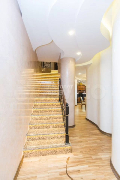 Квартиру дороже, чем у Долиной &mdash; продают в Сургуте