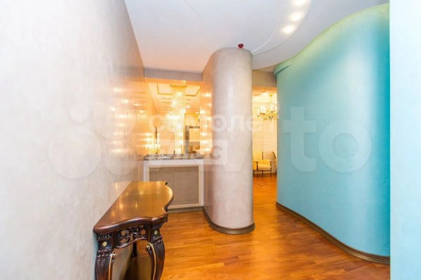 Квартиру дороже, чем у Долиной &mdash; продают в Сургуте