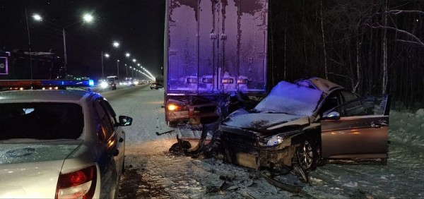 На въезде в Сургут в летальном ДТП погибла 18-летняя девушка На въезде в Сургут в летальном ДТП погибла 18-летняя девушка