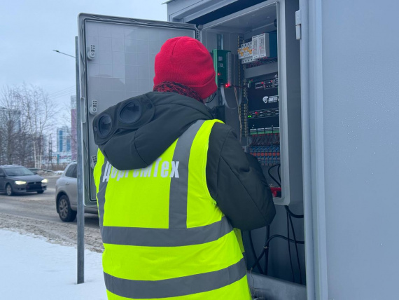 Пешеходам станет безопаснее: в Сургуте появились 17 новых светофоров Пешеходам станет безопаснее: в Сургуте появились 17 новых светофоров