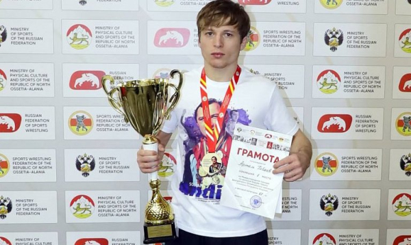 Борцы из ХМАО завоевали четыре золота на международном турнире в Осетии Борцы из ХМАО завоевали четыре золота на международном турнире в Осетии