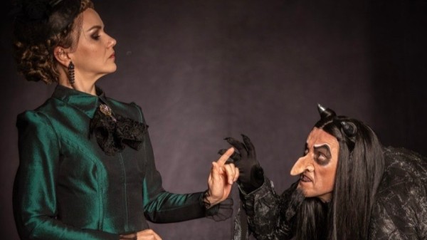 &laquo;Маленькая портниха&raquo;: сургутский театр приглашает на новогоднюю премьеру