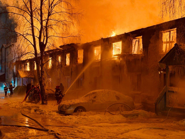 На пожаре в поселке Солнечный пострадал мужчина На пожаре в поселке Солнечный пострадал мужчина